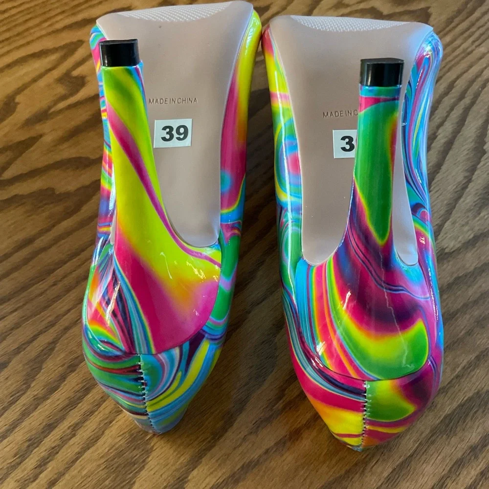 Rouge Helium Multi-Colored Rainbow Swirl, Tie-Dye Stilettos, Women’s Sz 8-8.5